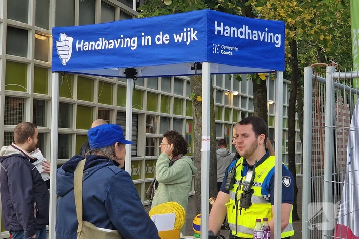 Infostand handhaving in de wijk