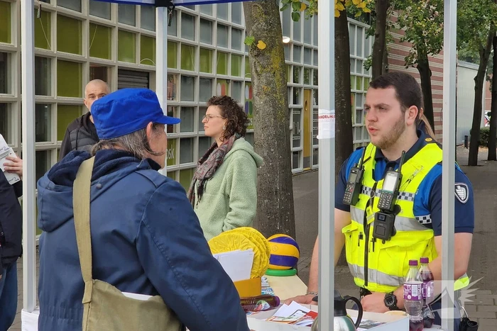 Infostand handhaving in de wijk