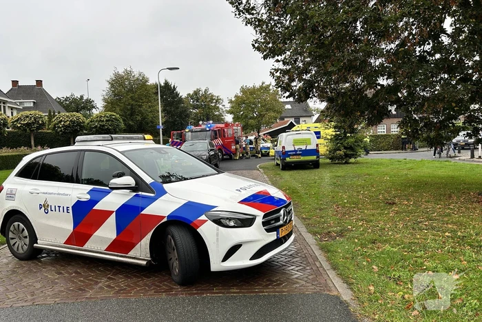 Vrouw probeert rollende auto tegen te houden maar overlijdt
