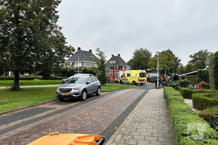 Vrouw probeert rollende auto tegen te houden maar overlijdt