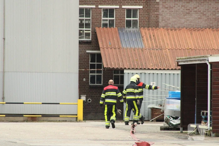 Brand in zuivelfabriek snel onder controle