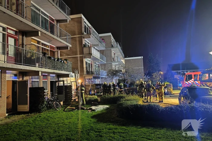 Flat ontruimd door felle brand