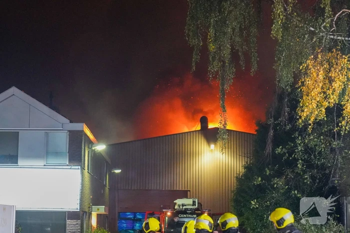 Zeer grote brand in een loods