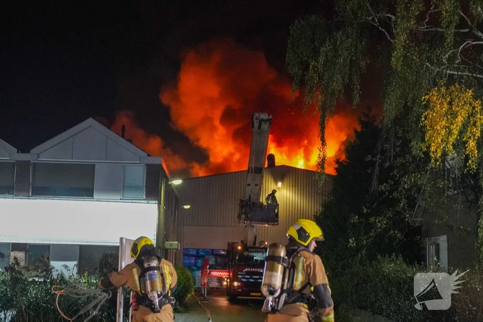 Zeer grote brand in een loods