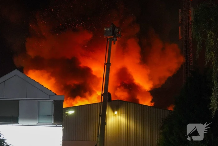 Zeer grote brand in een loods
