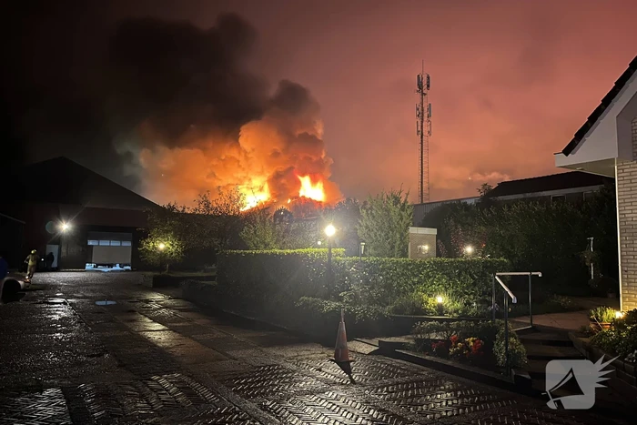 Zeer grote brand in een loods