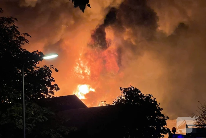 Zeer grote brand in een loods