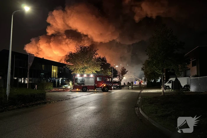 Zeer grote brand in een loods