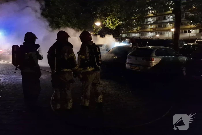 Veel schade door uitslaande autobrand