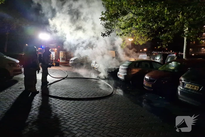 Veel schade door uitslaande autobrand