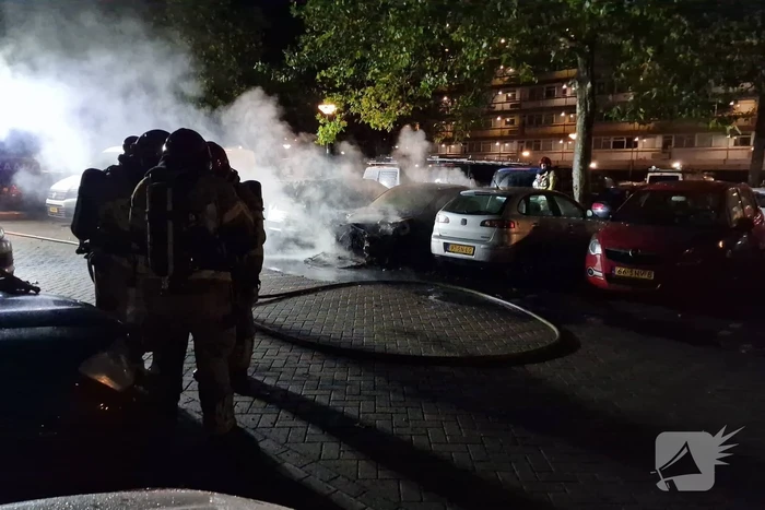 Veel schade door uitslaande autobrand
