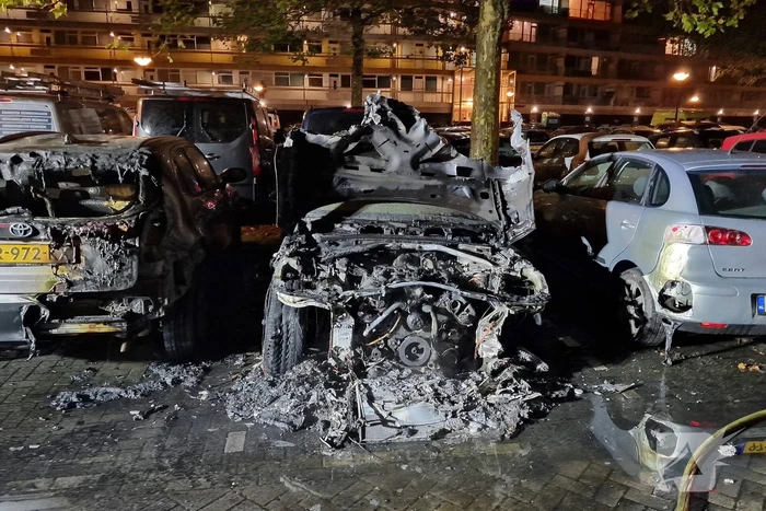 Veel schade door uitslaande autobrand