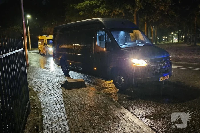 Voetganger gewond bij aanrijding met bestelbus