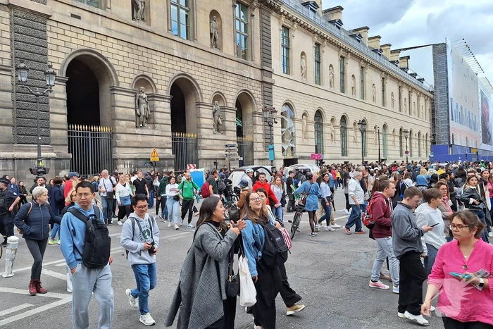 Museum Louvre ontruimt wegens veiligheidsoverwegingen