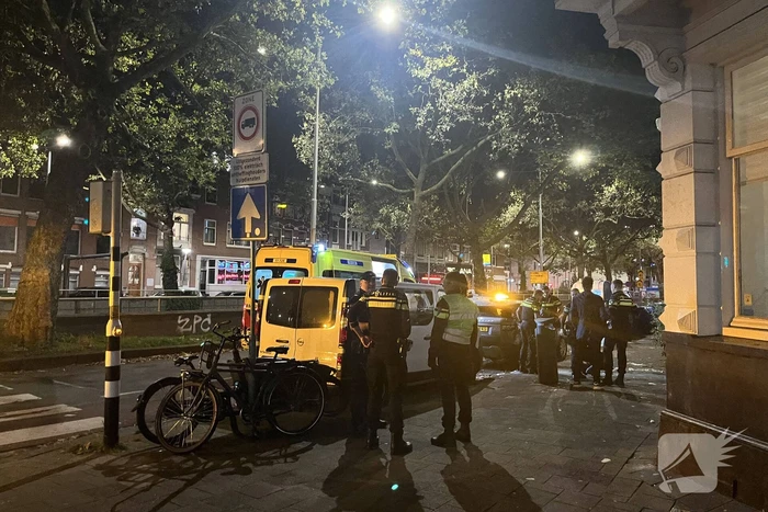 Fietser gewond bij botsing tegen stilstaande auto