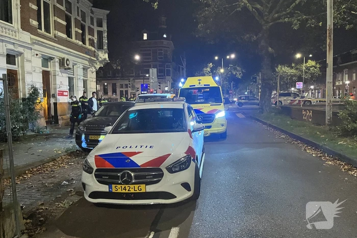 Fietser gewond bij botsing tegen stilstaande auto