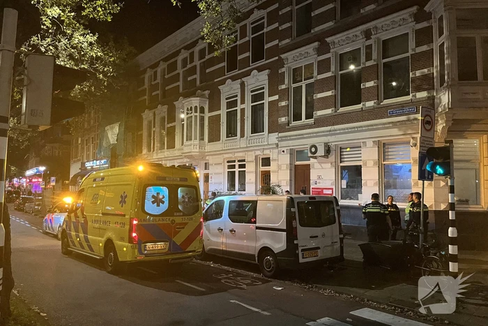 Fietser gewond bij botsing tegen stilstaande auto
