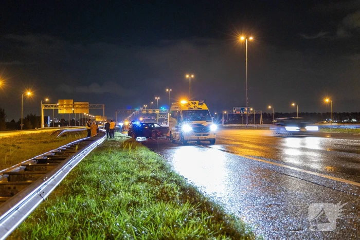 Taxi flink beschadigd bij ongeval op snelweg