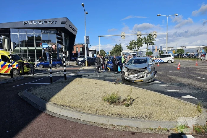 Flinke schade bij aanrijding op kruising