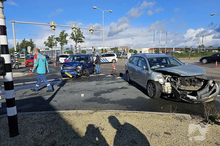 Flinke schade bij aanrijding op kruising