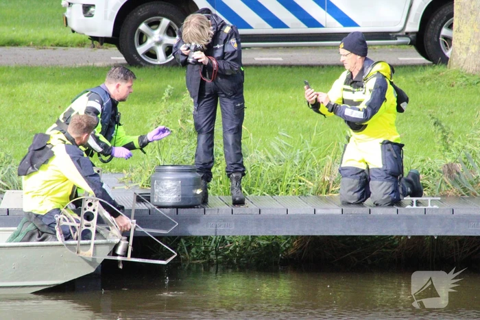 Politie zoekt water af na steekincident Bolsward