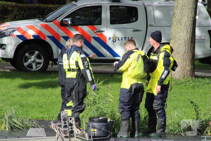 Politie zoekt water af na steekincident Bolsward
