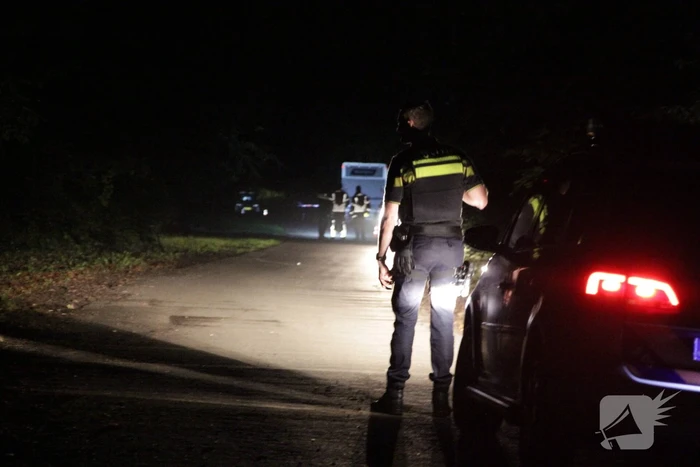 Politie doorzoekt weilanden en bosschages