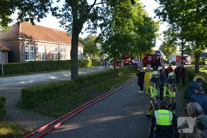 Veel rookontwikkeling bij grote brand in dorpshuis