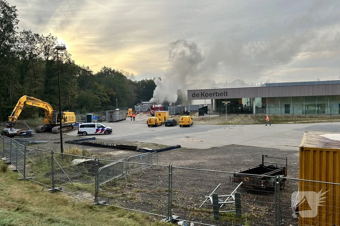 Flinke rookontwikkeling bij brand in voormalig zwembad