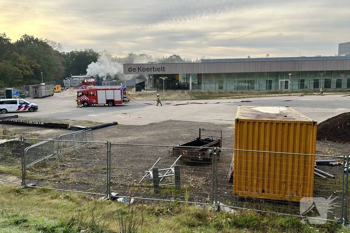 Flinke rookontwikkeling bij brand in voormalig zwembad