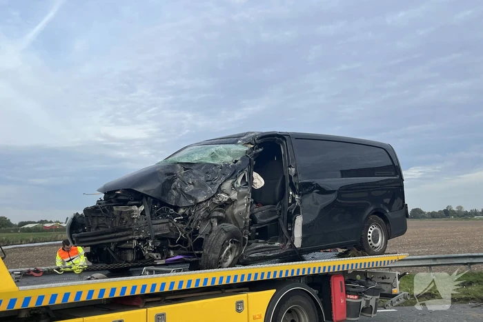Persoon zwaargewond bij ernstig ongeval