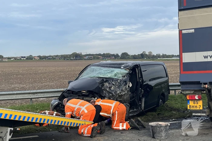 Persoon zwaargewond bij ernstig ongeval