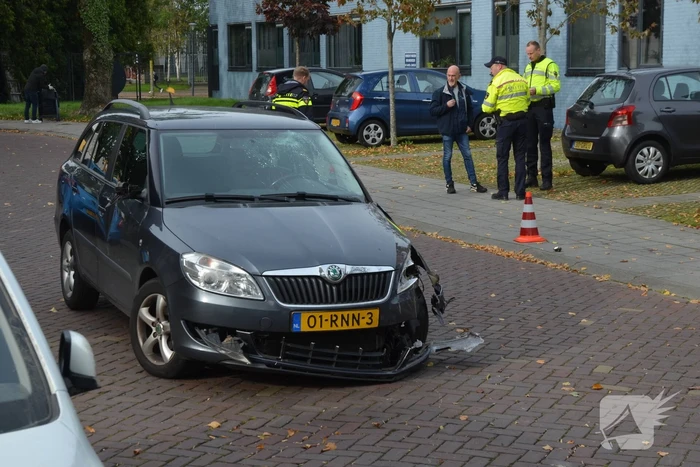 Politie verricht onderzoek nadat fietser geschept is