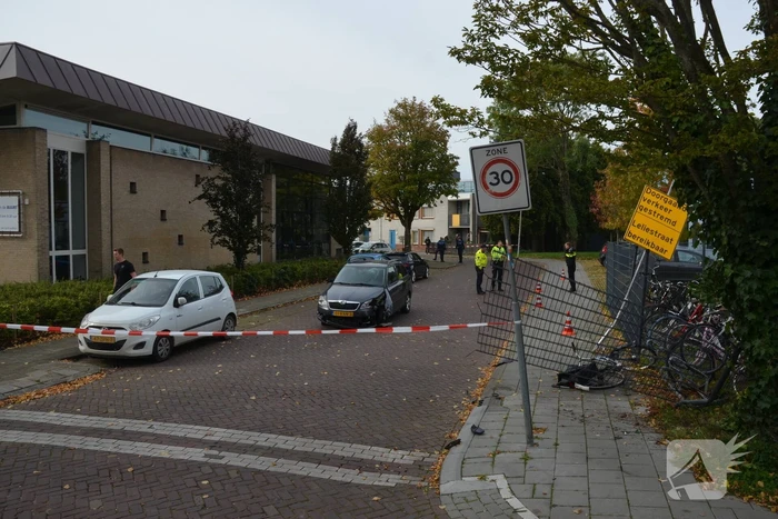 Politie verricht onderzoek nadat fietser geschept is