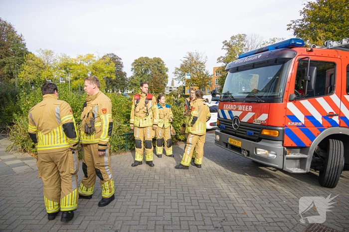 Stapelpapier vliegt in brand Yuverta college