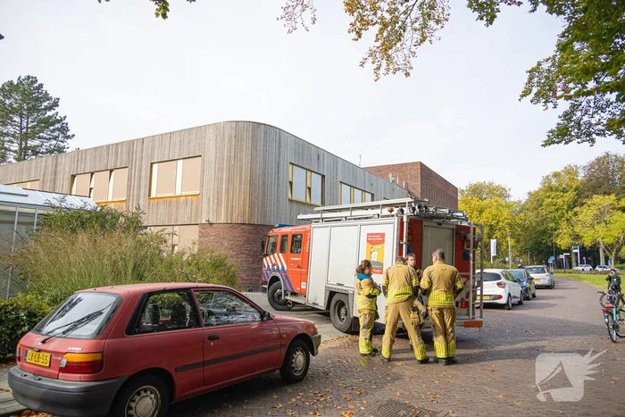 Stapelpapier vliegt in brand Yuverta college