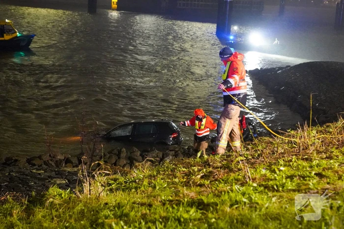 Trauma team ingezet voor Voertuig te water