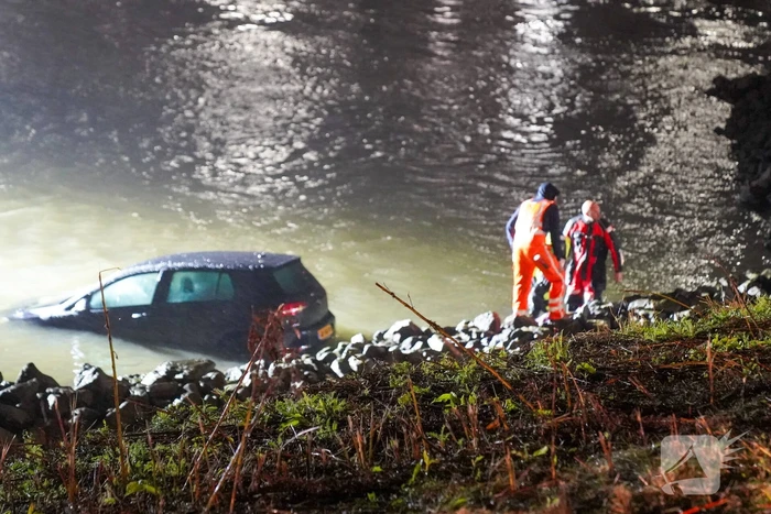 Trauma team ingezet voor Voertuig te water