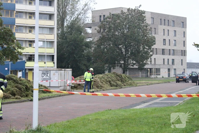 Woningen zonder stroom na brand in stroomhuisje