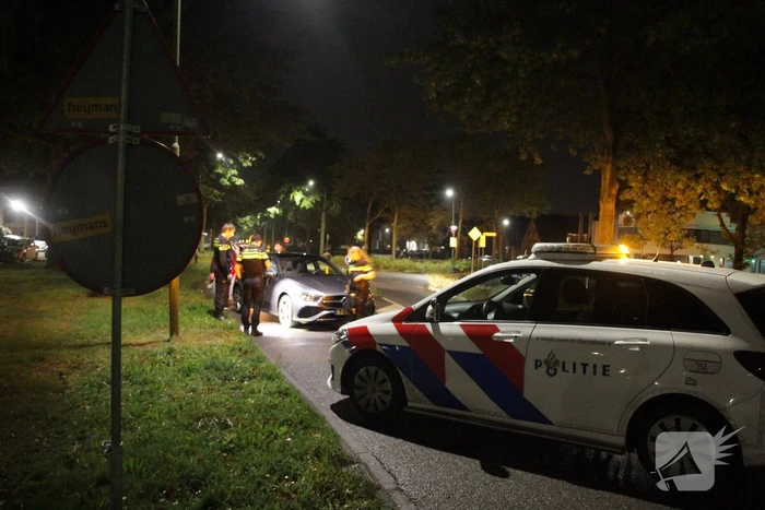 Airbags afgegaan door botsing tegen stoeprand