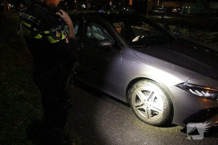 Airbags afgegaan door botsing tegen stoeprand