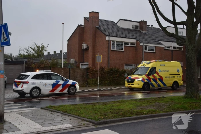 Bestuurder van bestelbus en fietser in botsing