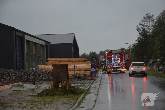 Brand in loods snel onder controle