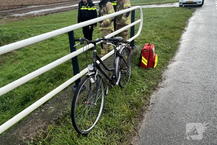 Hulpdiensten ingezet na aantreffen fiets bij water