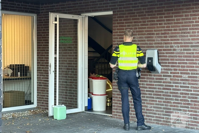 Speciaal politieteam valt pand binnen