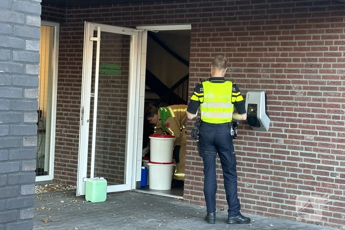 Speciaal politieteam valt pand binnen