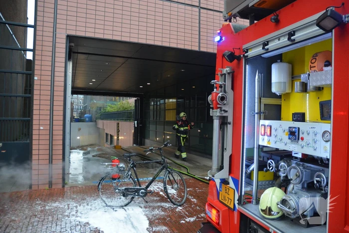 Rechtbank ontruimd vanwege brandende fiets in parkeergarage