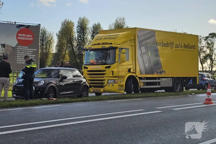 Meerdere auto's en vrachtwagen betrokken bij kettingbotsing
