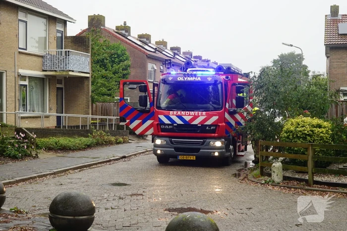 Veel rookontwikkeling bij brand in schuur