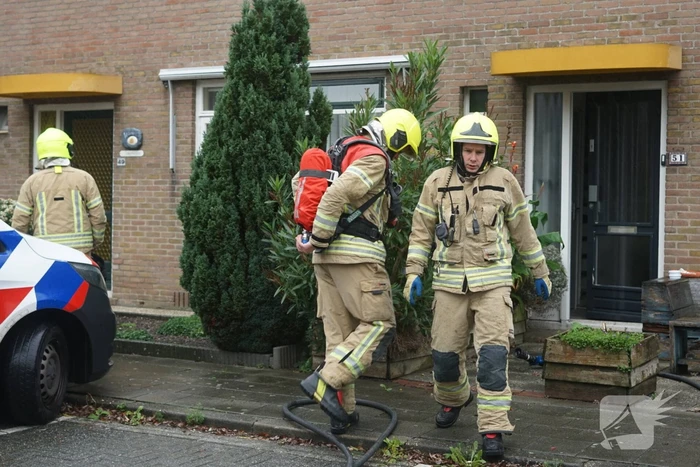 Veel rookontwikkeling bij brand in schuur